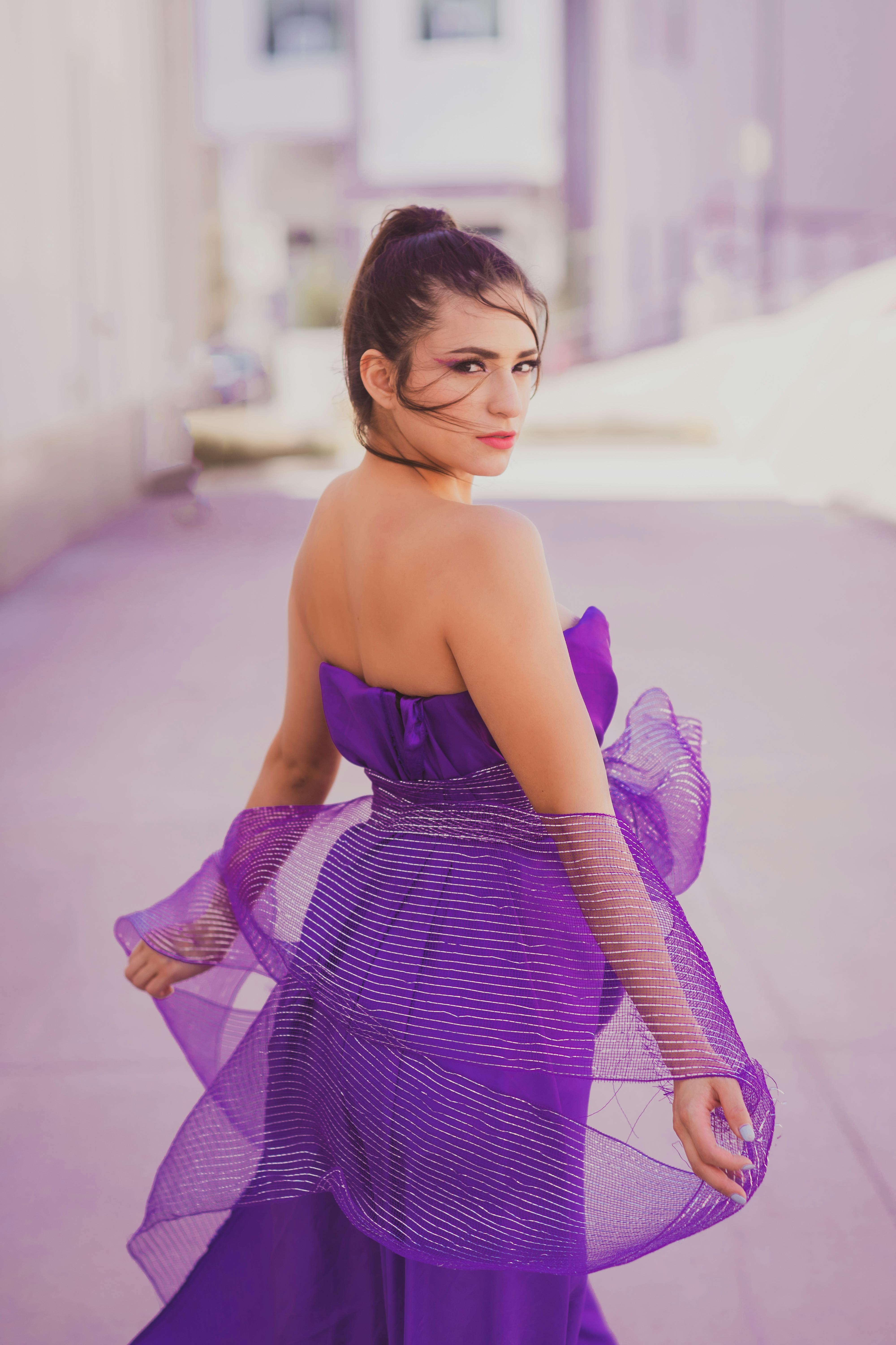 黑白交界线影视封面图